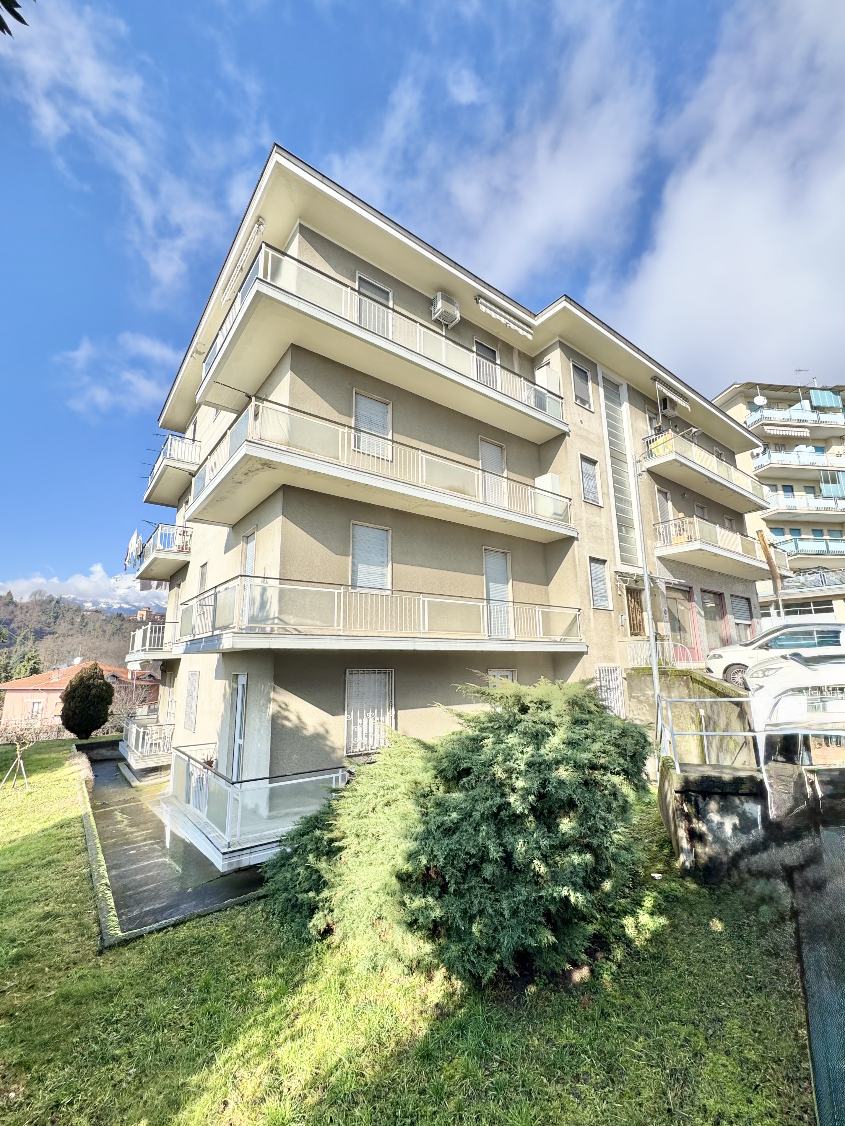 Alloggio in vendita a Biella con box auto