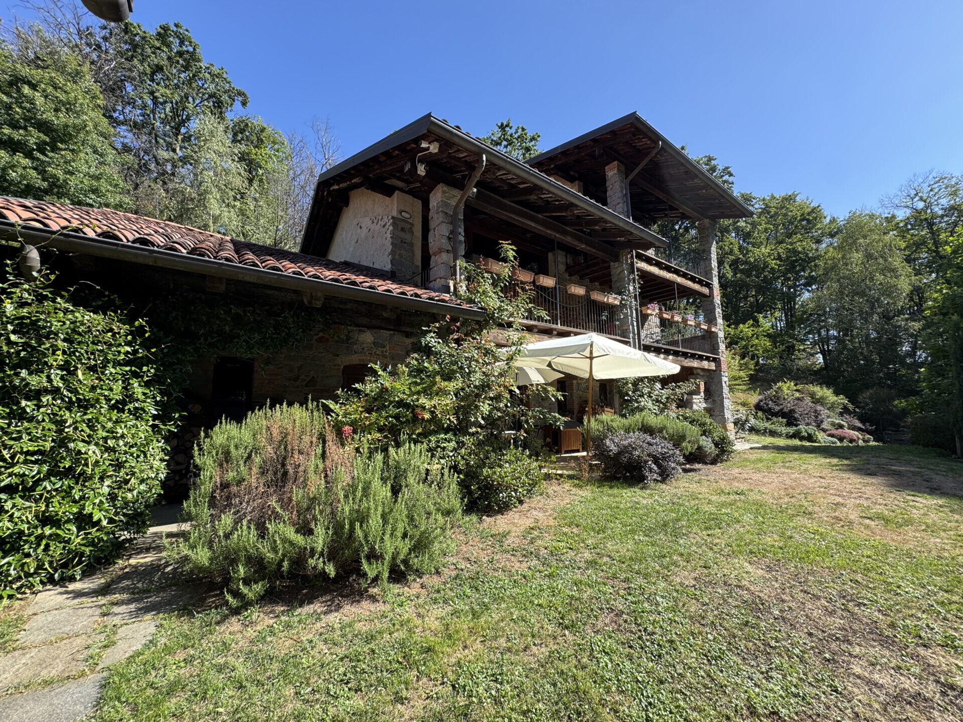 Cascina in vendita a Pralungo, Biella: Cascina Rock, casa indipendente con terreno